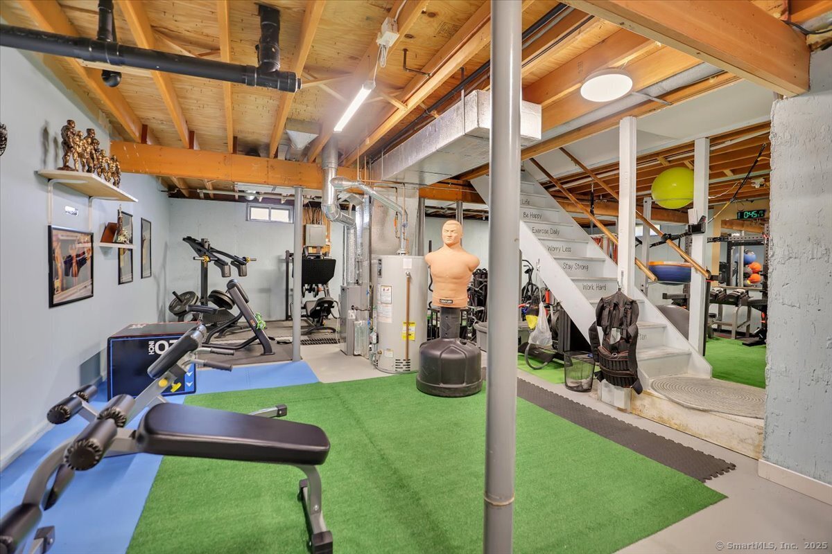 Southington, Connecticut 06489, United States, 2 Bedrooms Bedrooms, ,1 BathroomBathrooms,Residential,Pending,215053