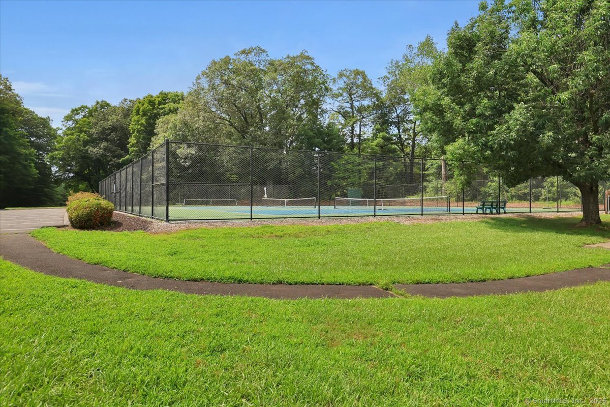 Southington, Connecticut 06489, United States, 2 Bedrooms Bedrooms, ,1 BathroomBathrooms,Residential,Pending,215053