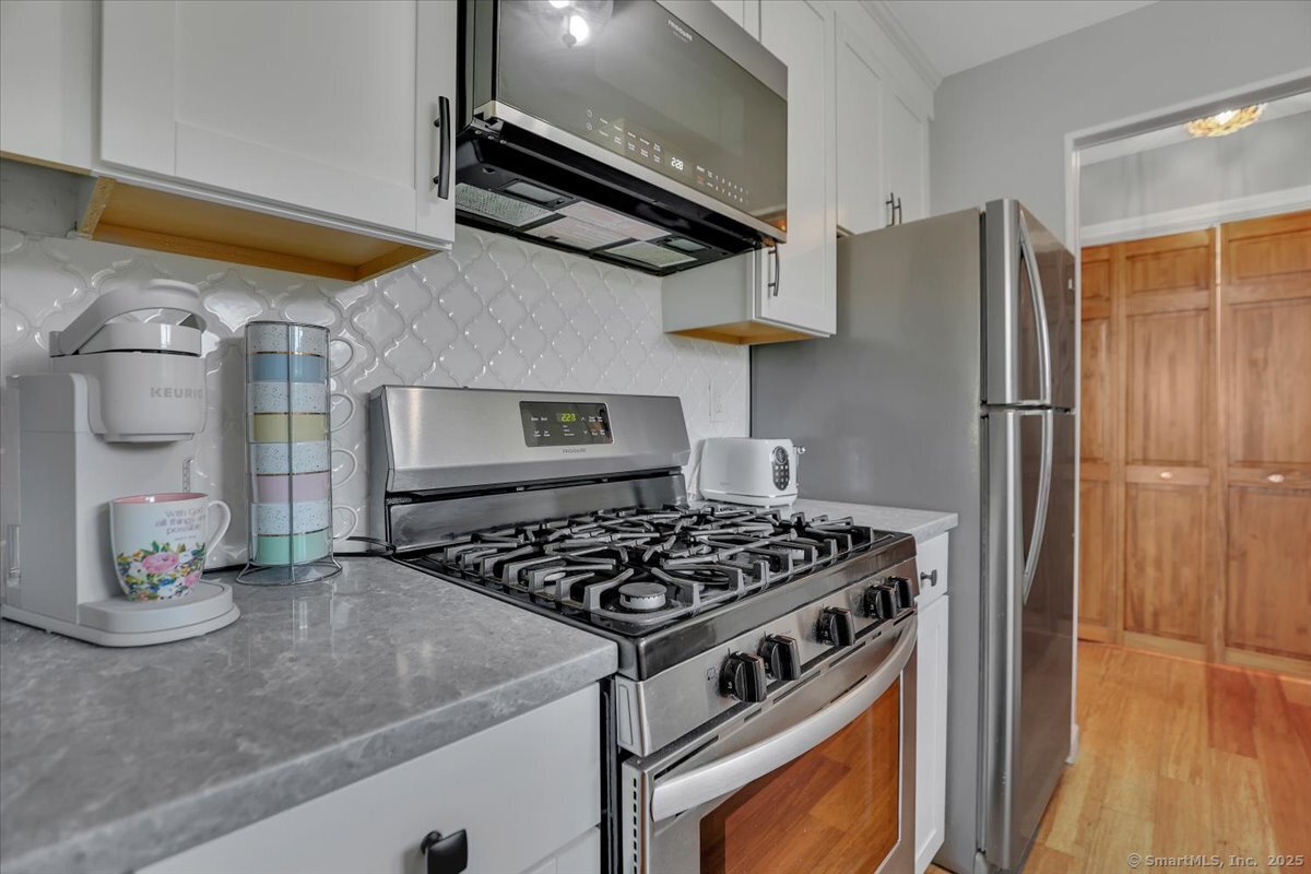 Southington, Connecticut 06489, United States, 2 Bedrooms Bedrooms, ,1 BathroomBathrooms,Residential,Pending,215053