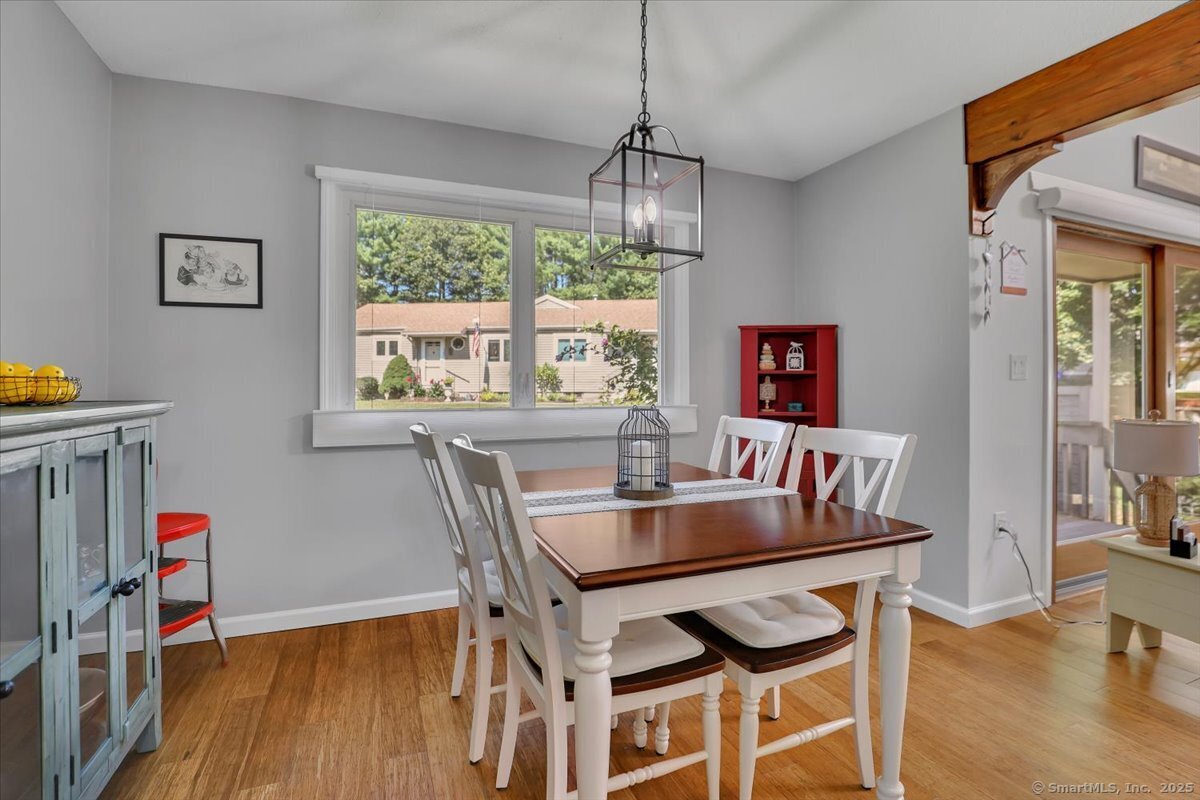 Southington, Connecticut 06489, United States, 2 Bedrooms Bedrooms, ,1 BathroomBathrooms,Residential,Pending,215053