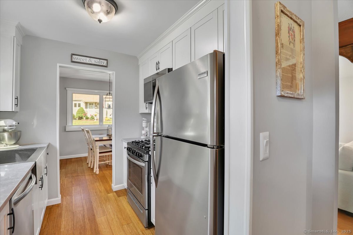 Southington, Connecticut 06489, United States, 2 Bedrooms Bedrooms, ,1 BathroomBathrooms,Residential,Pending,215053