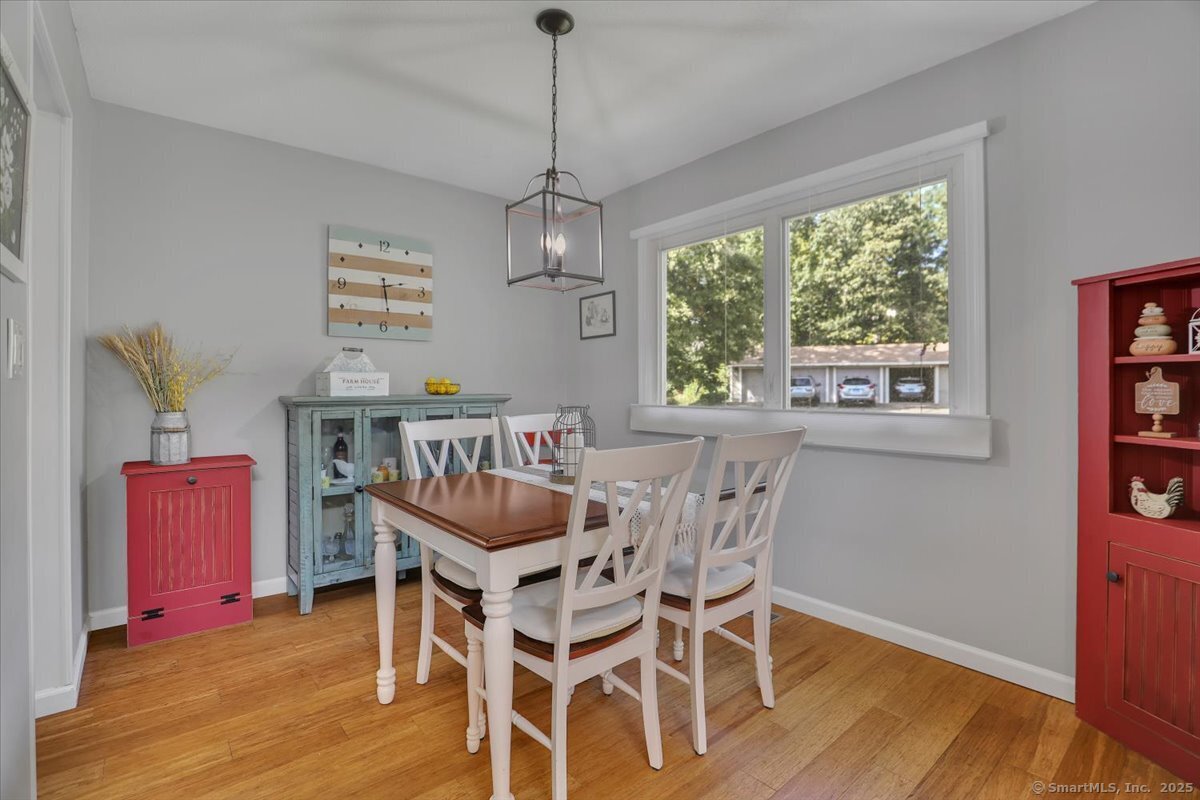 Southington, Connecticut 06489, United States, 2 Bedrooms Bedrooms, ,1 BathroomBathrooms,Residential,Pending,215053