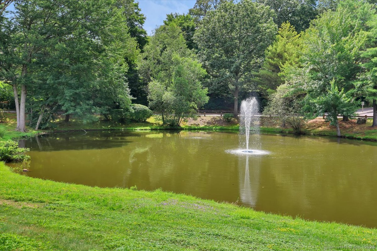 Southington, Connecticut 06489, United States, 2 Bedrooms Bedrooms, ,1 BathroomBathrooms,Residential,Pending,215053