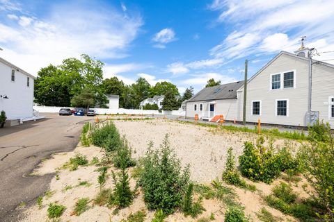 Tiny photo for 885 Boston Post Road, Madison, CT 06443 (MLS # 24168048)