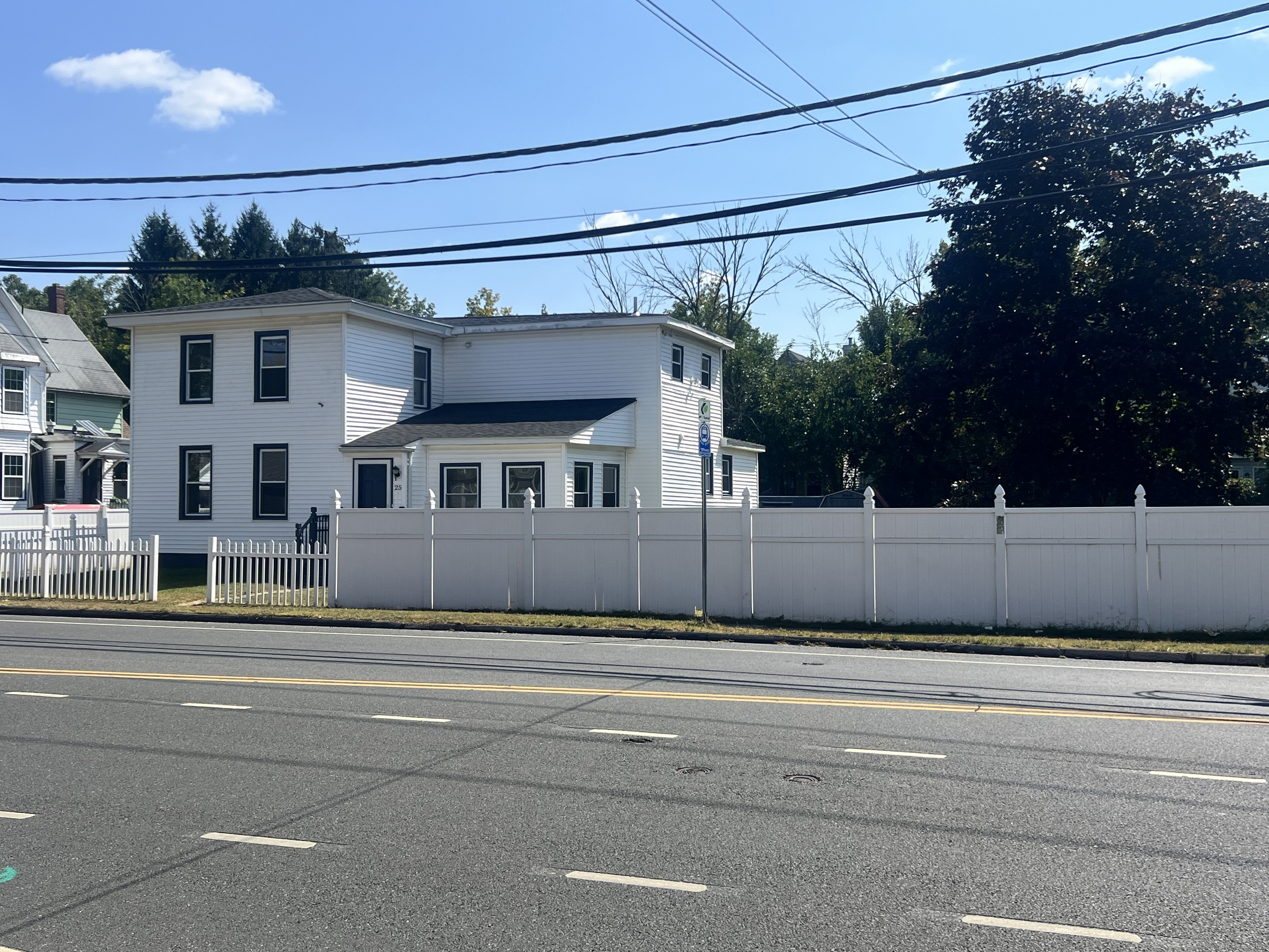 Property for Sale at Silver Lane, East Hartford, Connecticut - Bedrooms: 4 
Bathrooms: 2 
Rooms: 9  - $319,999