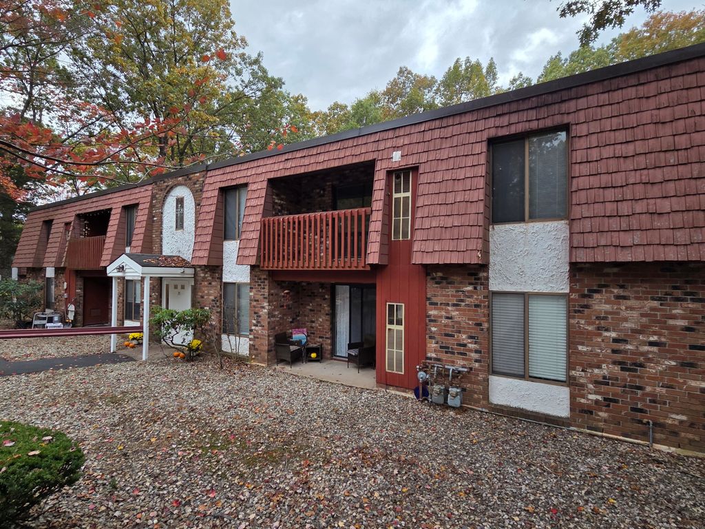 Photo of 35 Woodsedge Drive #APT 4C, Newington, CT 06111 (MLS # 24137188)