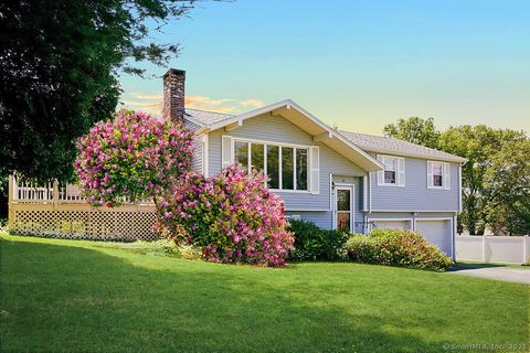 10 Pleasant Street Stonington CT 06355