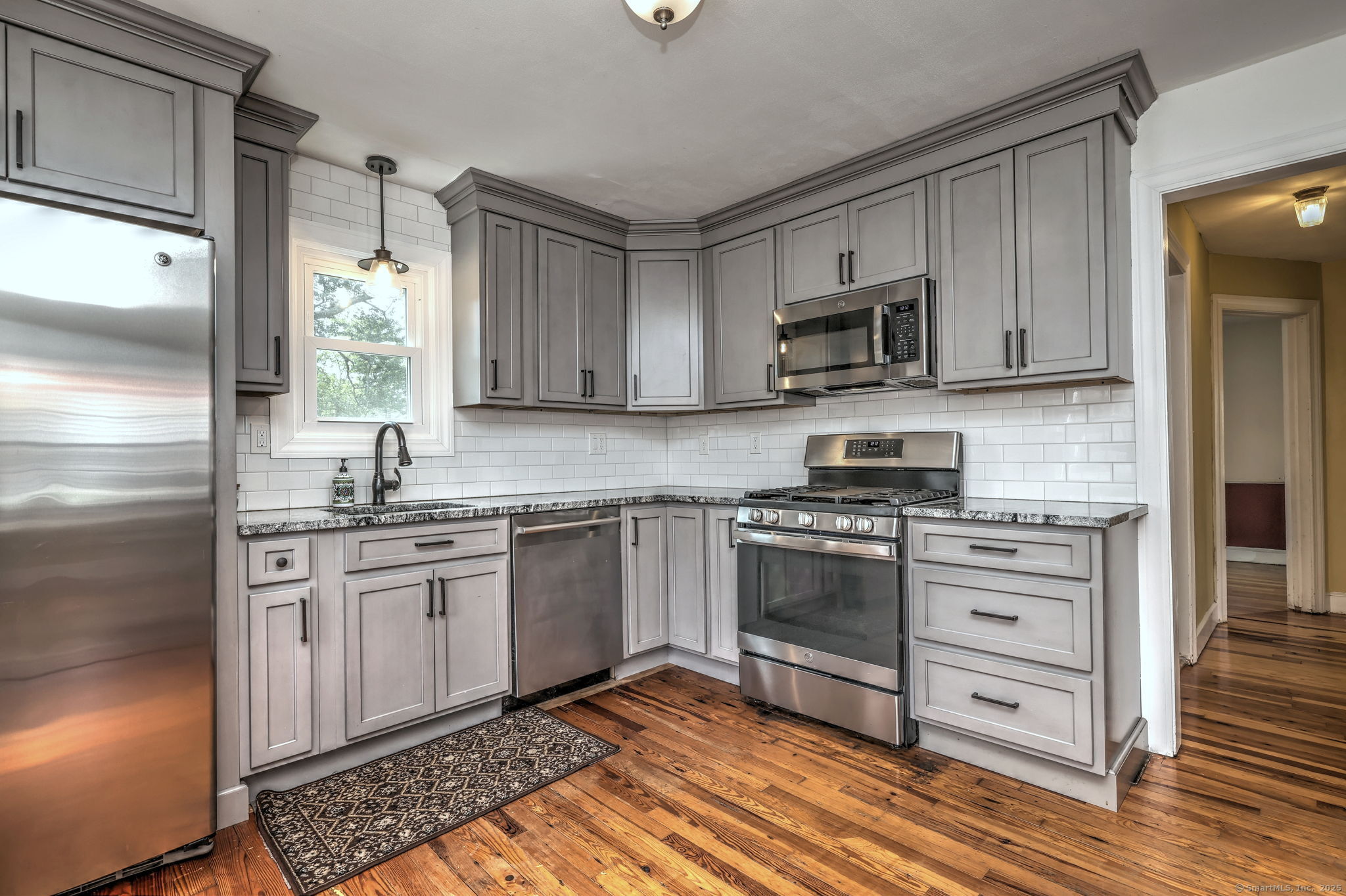 16 Woodlawn Avenue
