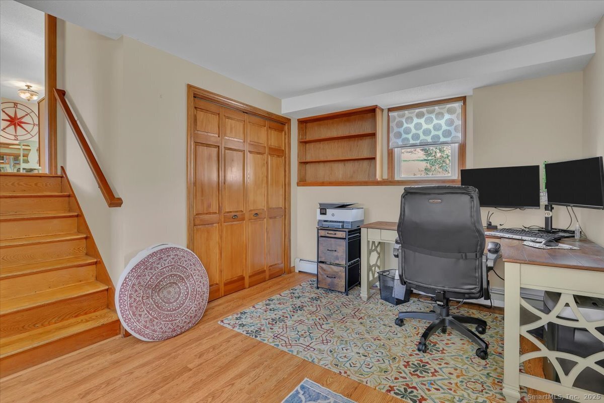 Southington, Connecticut 06489, United States, 3 Bedrooms Bedrooms, ,2 BathroomsBathrooms,Residential,Pending,252524