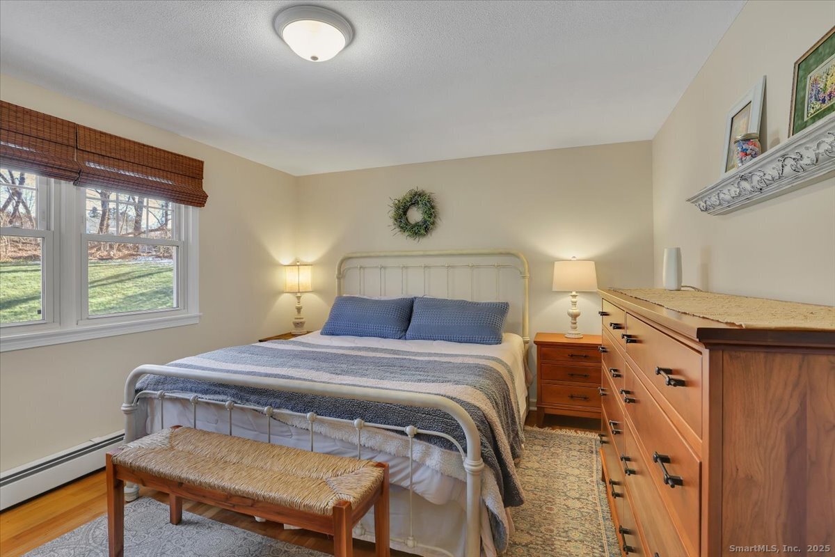 Southington, Connecticut 06489, United States, 3 Bedrooms Bedrooms, ,2 BathroomsBathrooms,Residential,Pending,252524