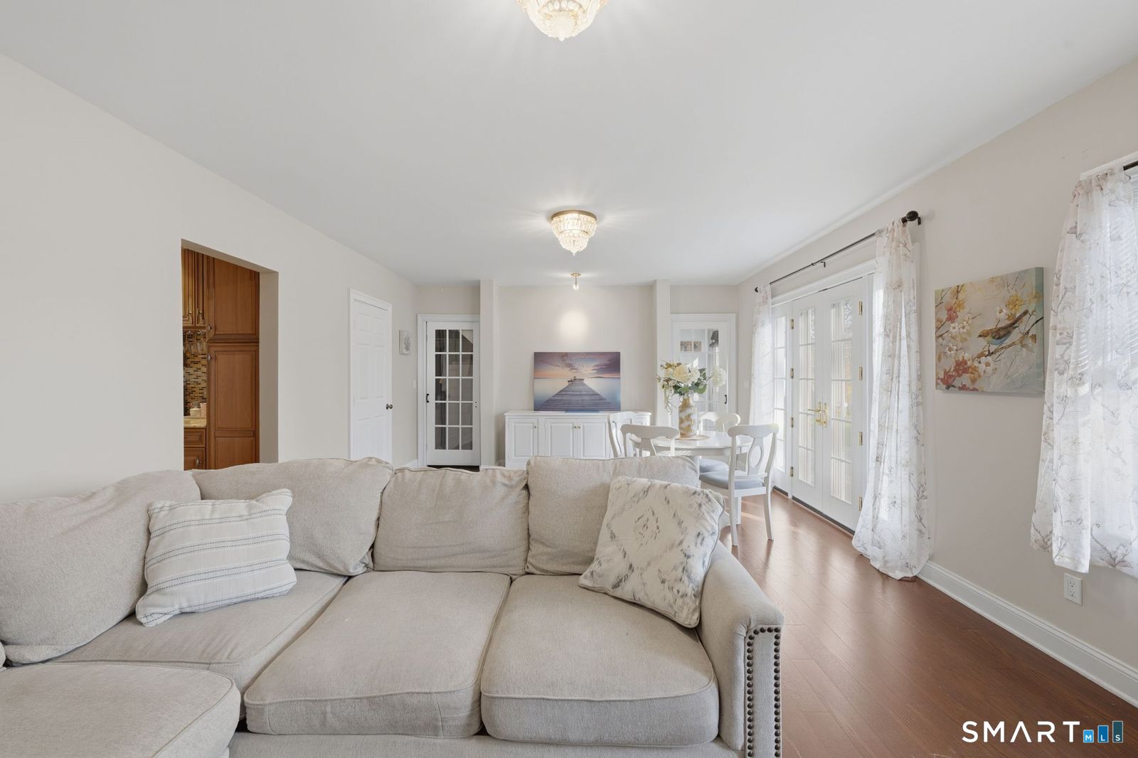 28 Golec Avenue
