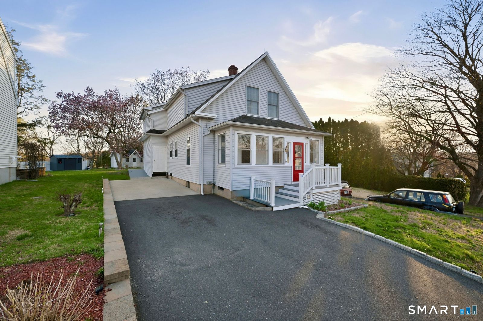 28 Golec Avenue