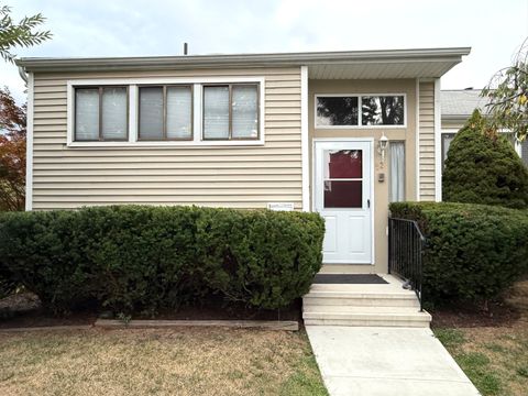 Photo of 92 Shepards Knoll Drive #92, Hamden, CT 06514 (MLS # 24162736)