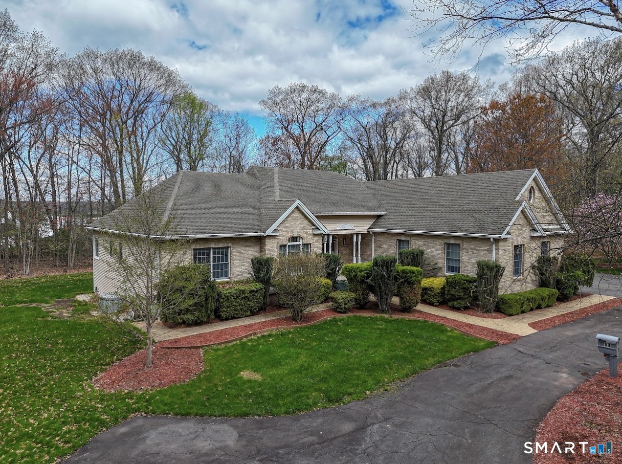 69 Elizabeth Drive