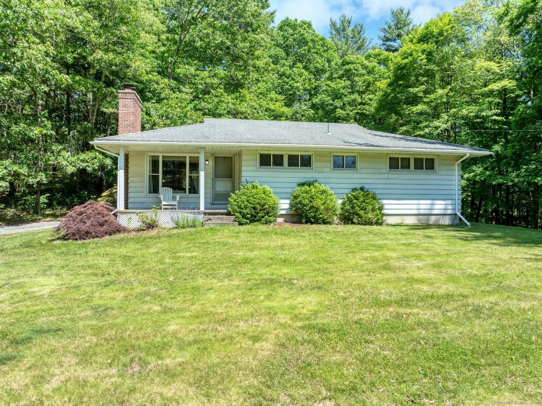 Geer Road, Griswold, Connecticut - 3 Bedrooms  
2 Bathrooms  
5 Rooms - 