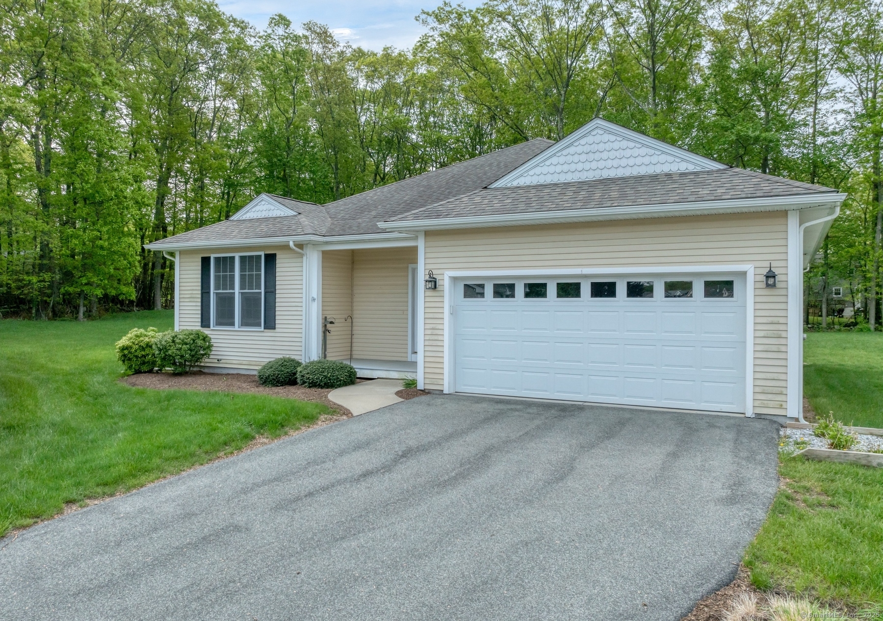 47 Whiting Farms Lane #47, East Lyme, Connecticut image 1