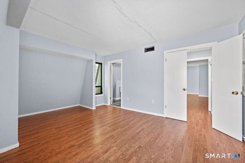 Tiny photo for 6 Heritage Drive #6, Avon, CT 06001 (MLS # 24171629)