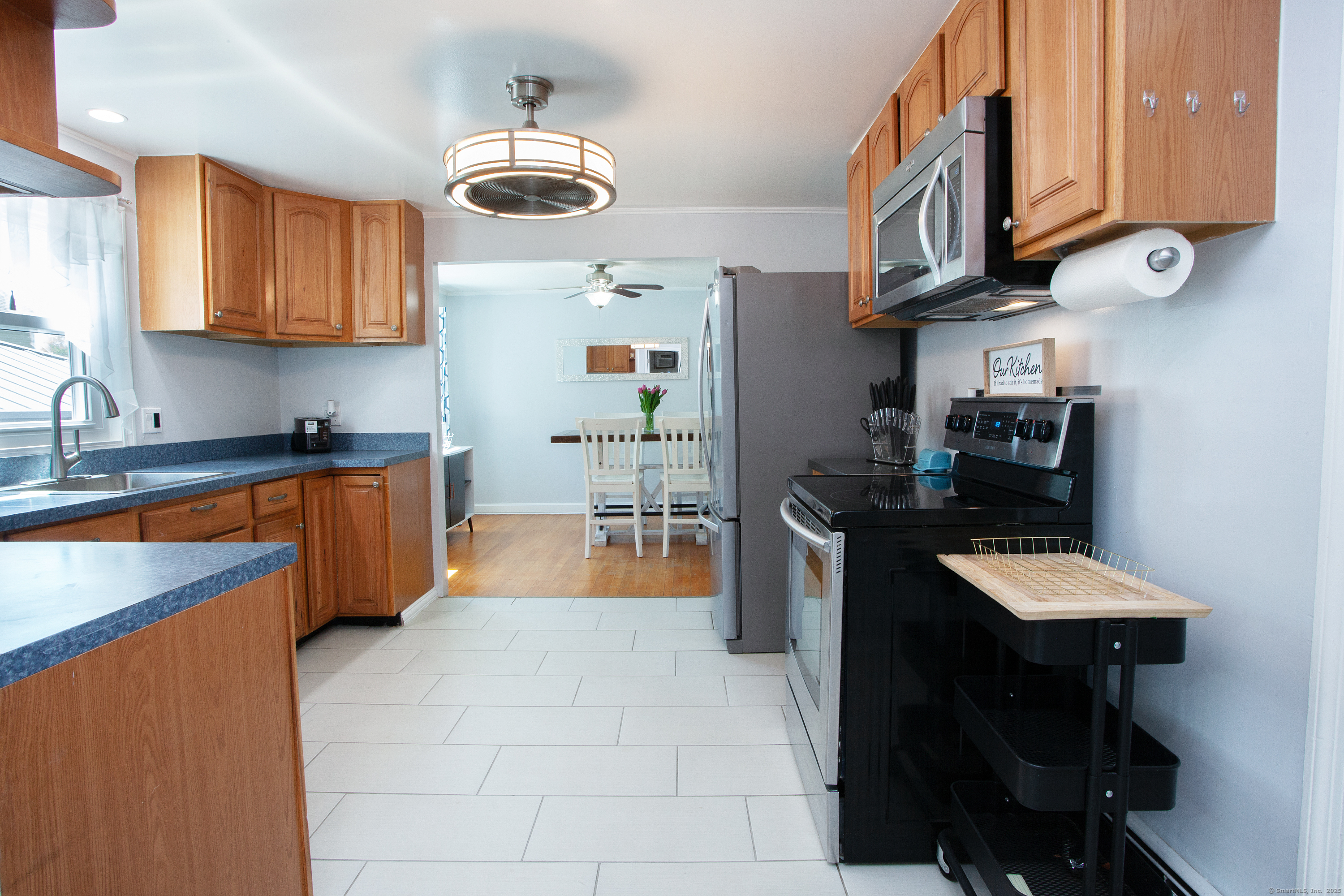 19 Pine Street, Newington, Connecticut image 9