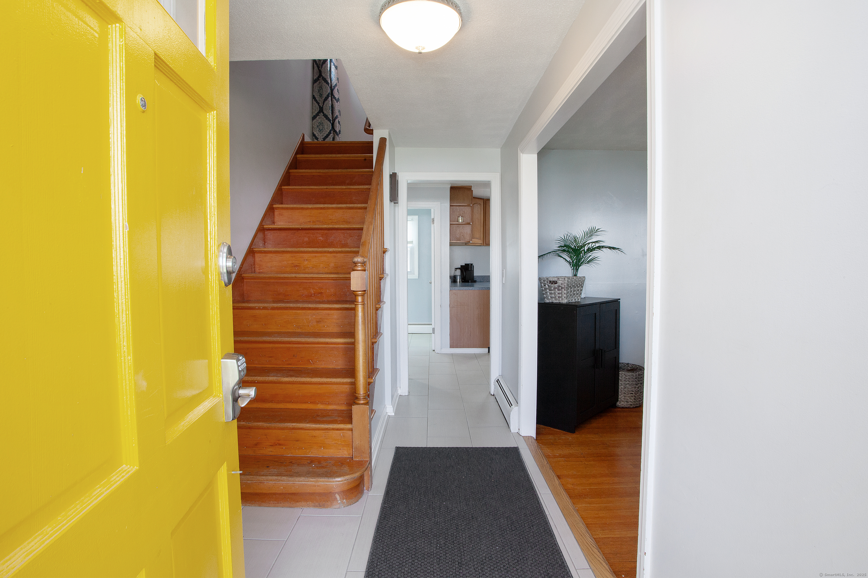 19 Pine Street, Newington, Connecticut image 2