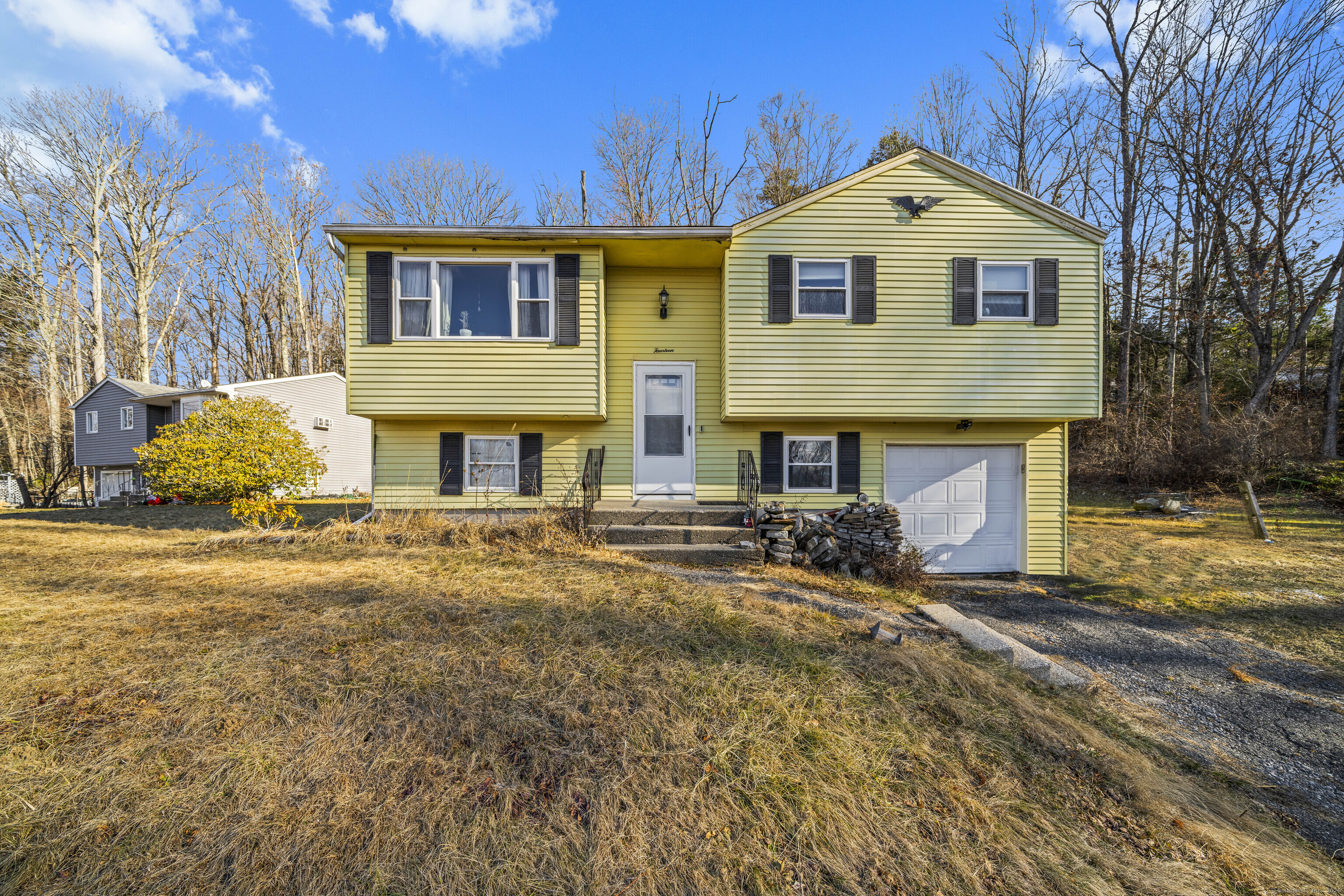 Hamill Drive, Winchester, Connecticut - 3 Bedrooms  
2 Bathrooms  
7 Rooms - 