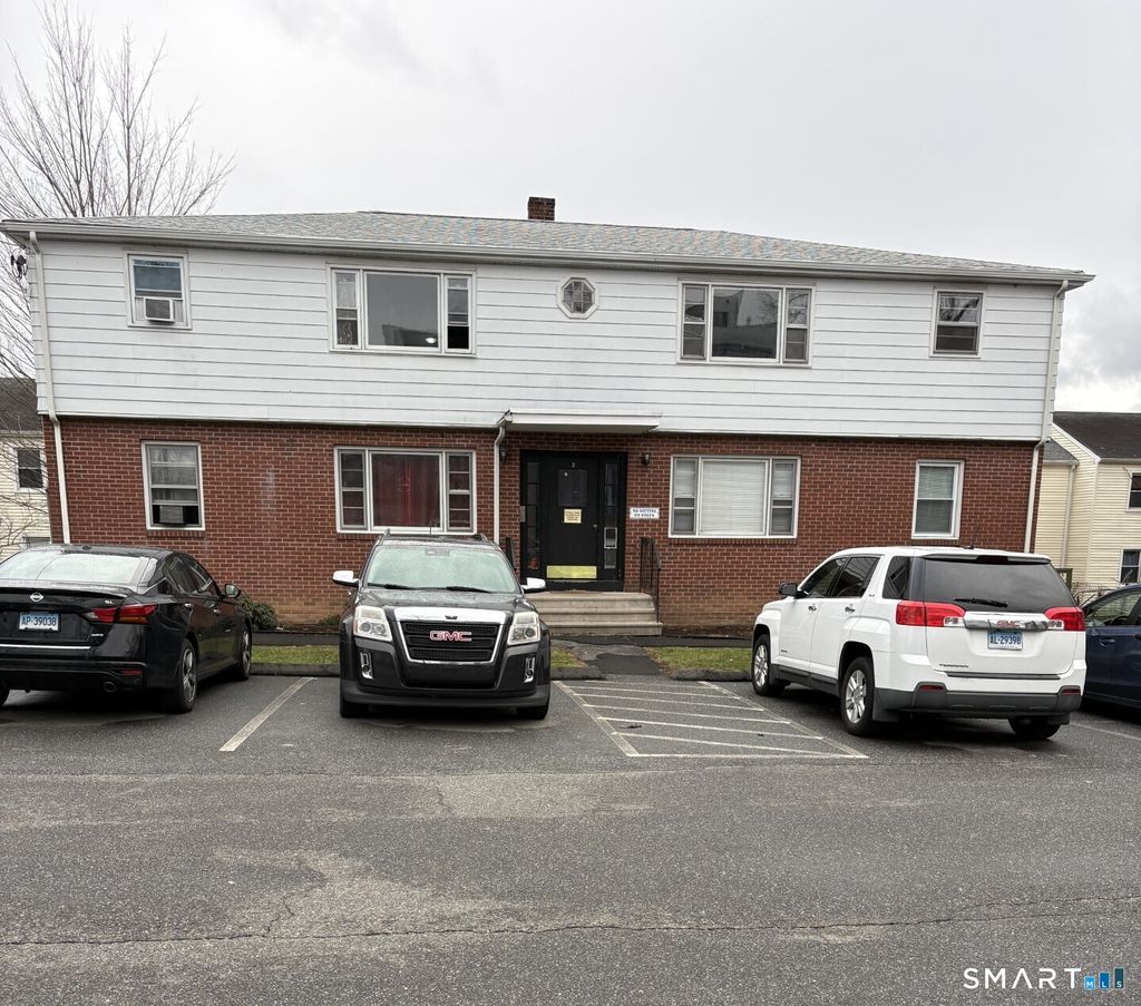 Photo of 161 W Spring Street #APT B4, West Haven, CT 06516 (MLS # 24158728)