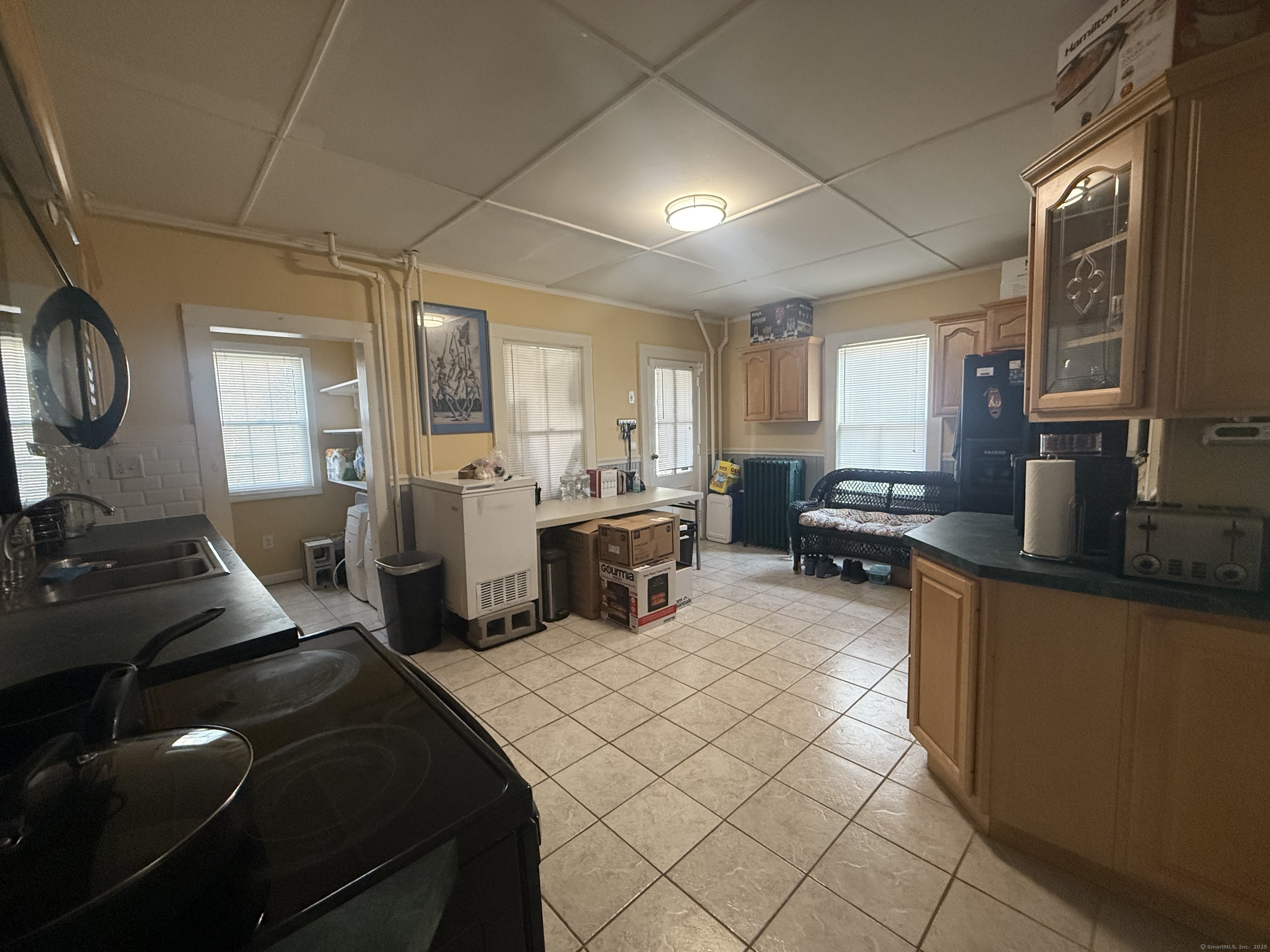 Manchester, Connecticut 06040, United States, 3 Bedrooms Bedrooms, ,2 BathroomsBathrooms,Residential,Pending,88588