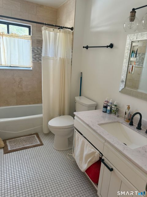 Tiny photo for 8 Crossroads Lane #8, Avon, CT 06001 (MLS # 24154727)