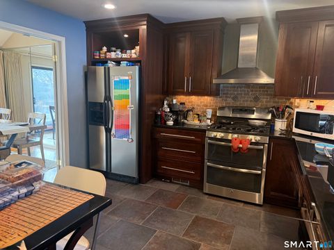 Tiny photo for 8 Crossroads Lane #8, Avon, CT 06001 (MLS # 24154727)