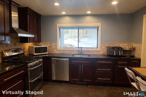 Tiny photo for 8 Crossroads Lane #8, Avon, CT 06001 (MLS # 24154727)