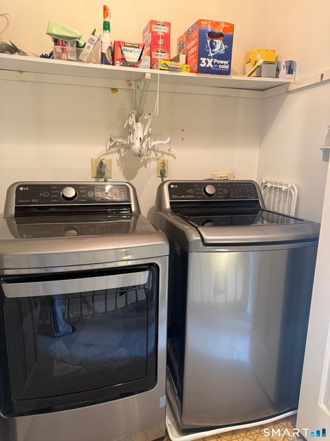 Tiny photo for 8 Crossroads Lane #8, Avon, CT 06001 (MLS # 24154727)