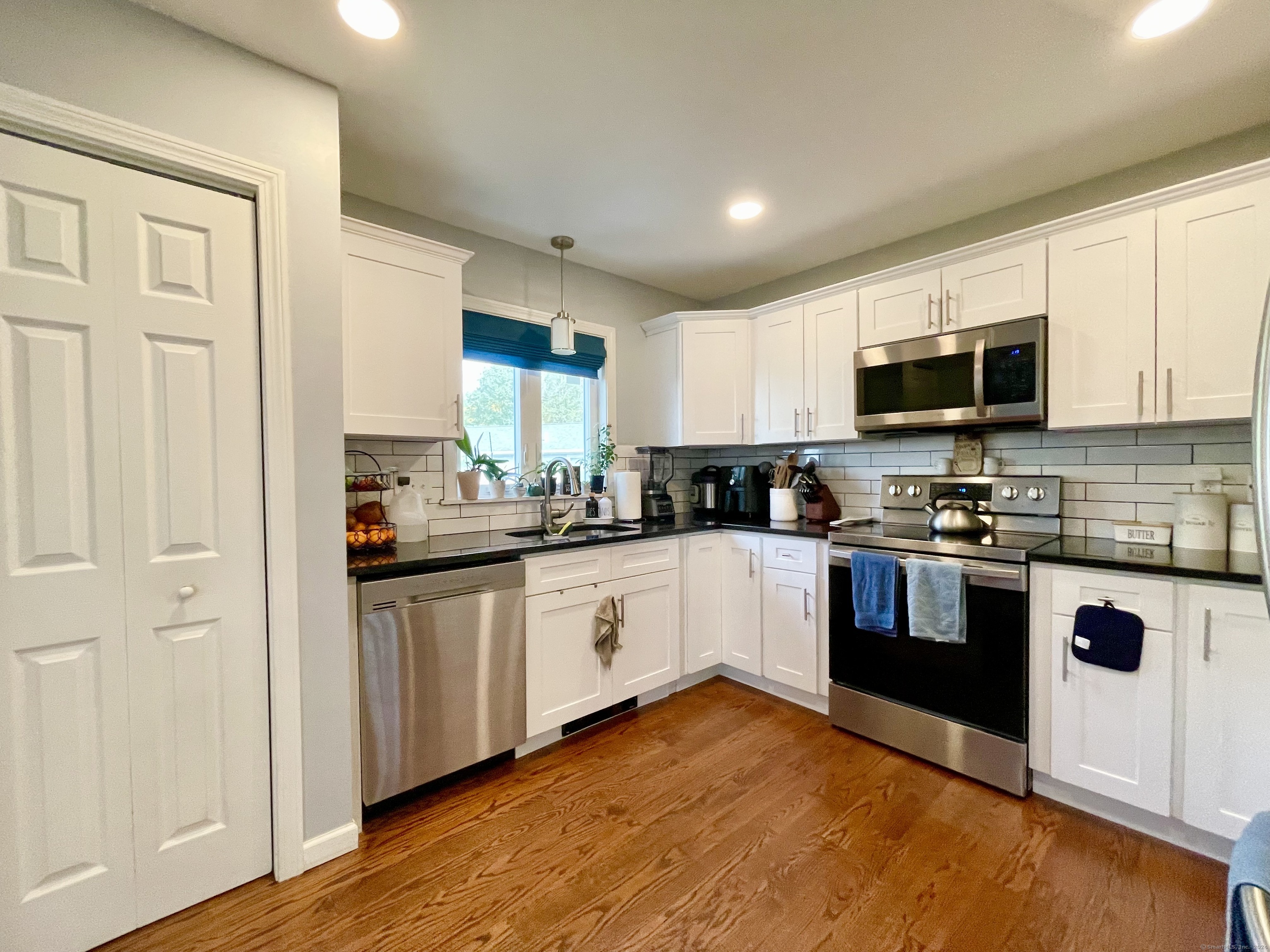 20 Chatam Lane, Torrington, Connecticut image 8
