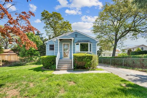 77 Catherine Street East Haven CT 06512