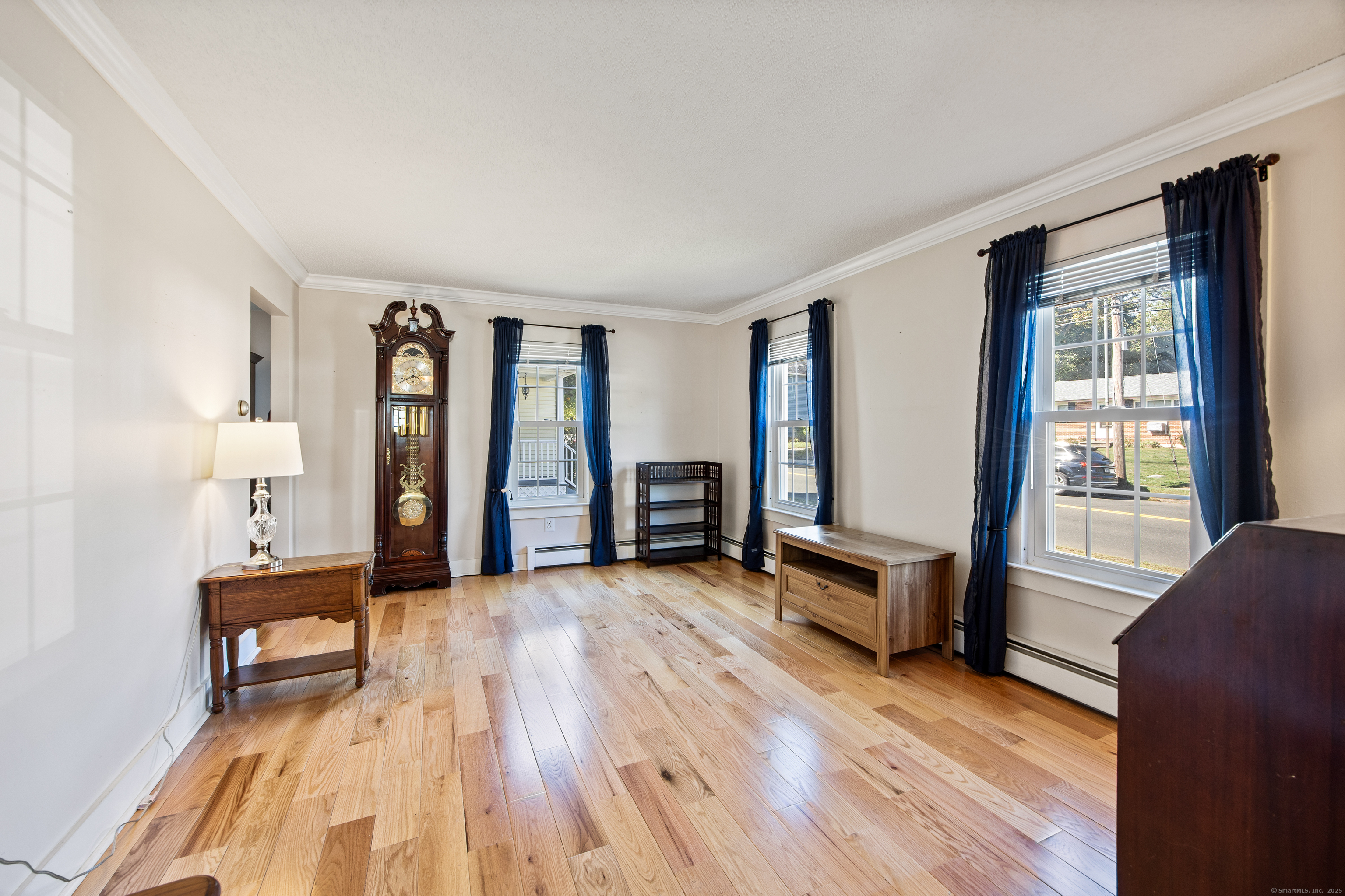 Wallingford, Connecticut 06492, United States, 3 Bedrooms Bedrooms, ,2 BathroomsBathrooms,Residential,Active,222290