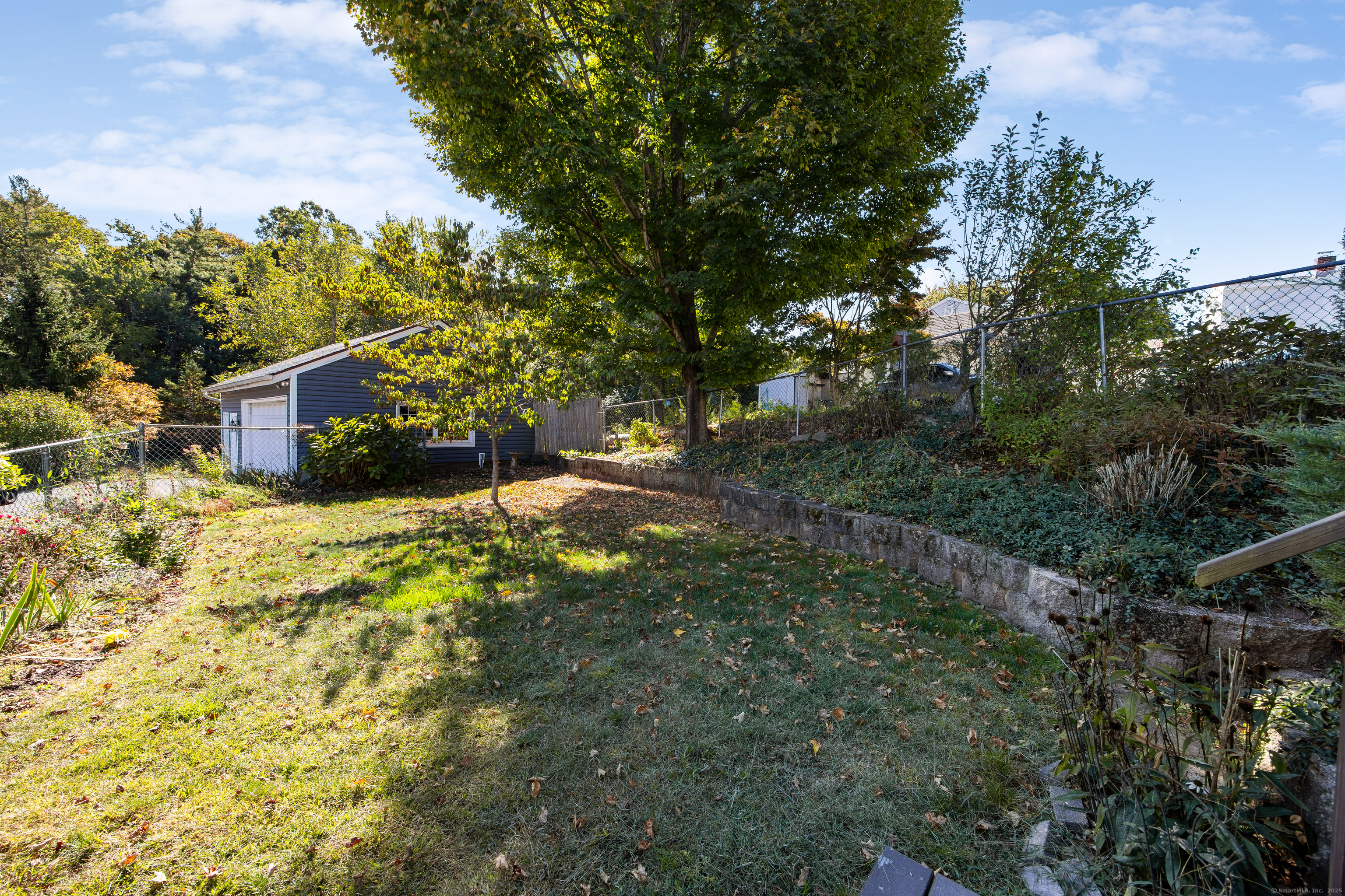 Wallingford, Connecticut 06492, United States, 3 Bedrooms Bedrooms, ,2 BathroomsBathrooms,Residential,Active,222290