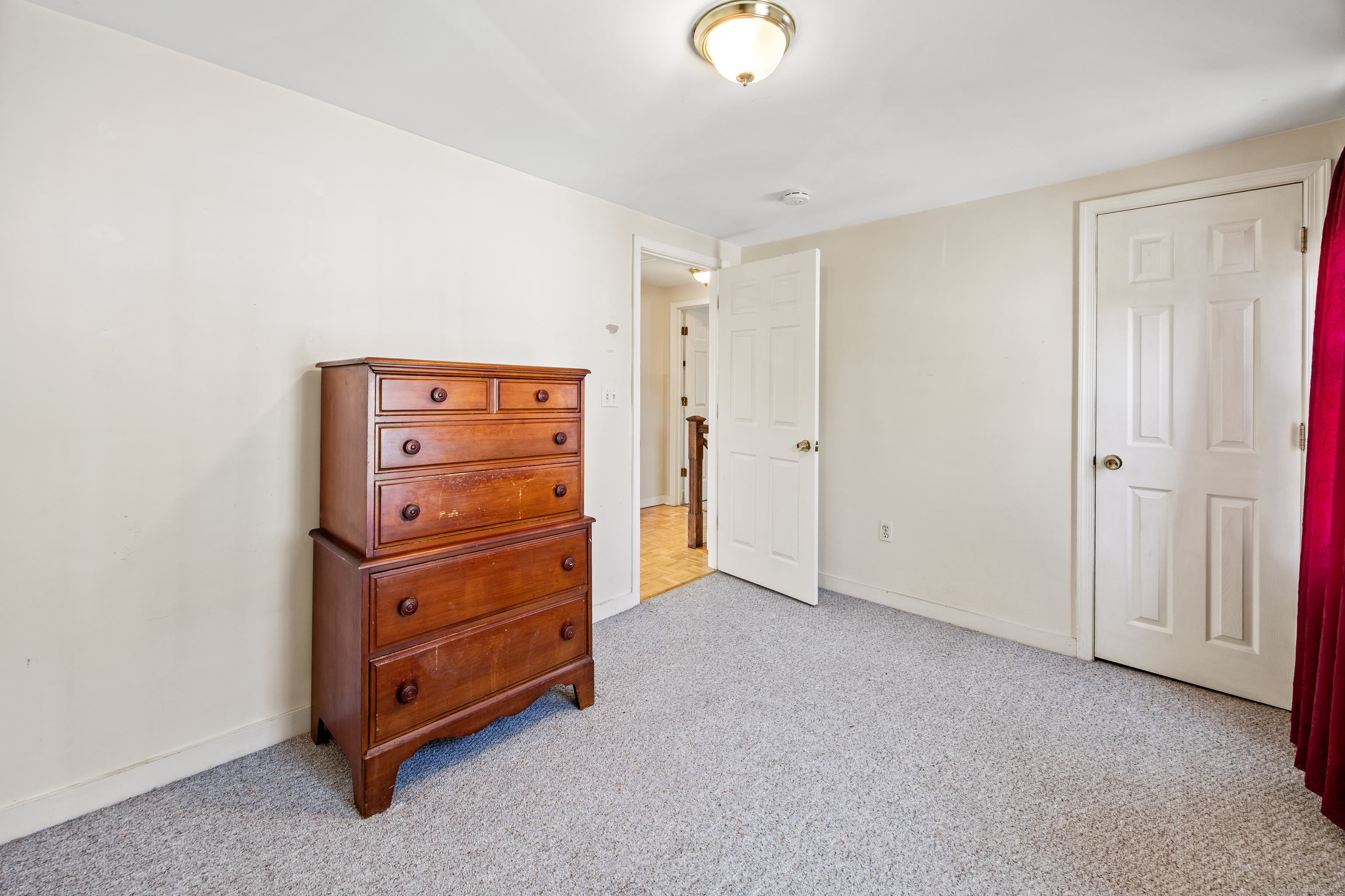 Wallingford, Connecticut 06492, United States, 3 Bedrooms Bedrooms, ,2 BathroomsBathrooms,Residential,Active,222290