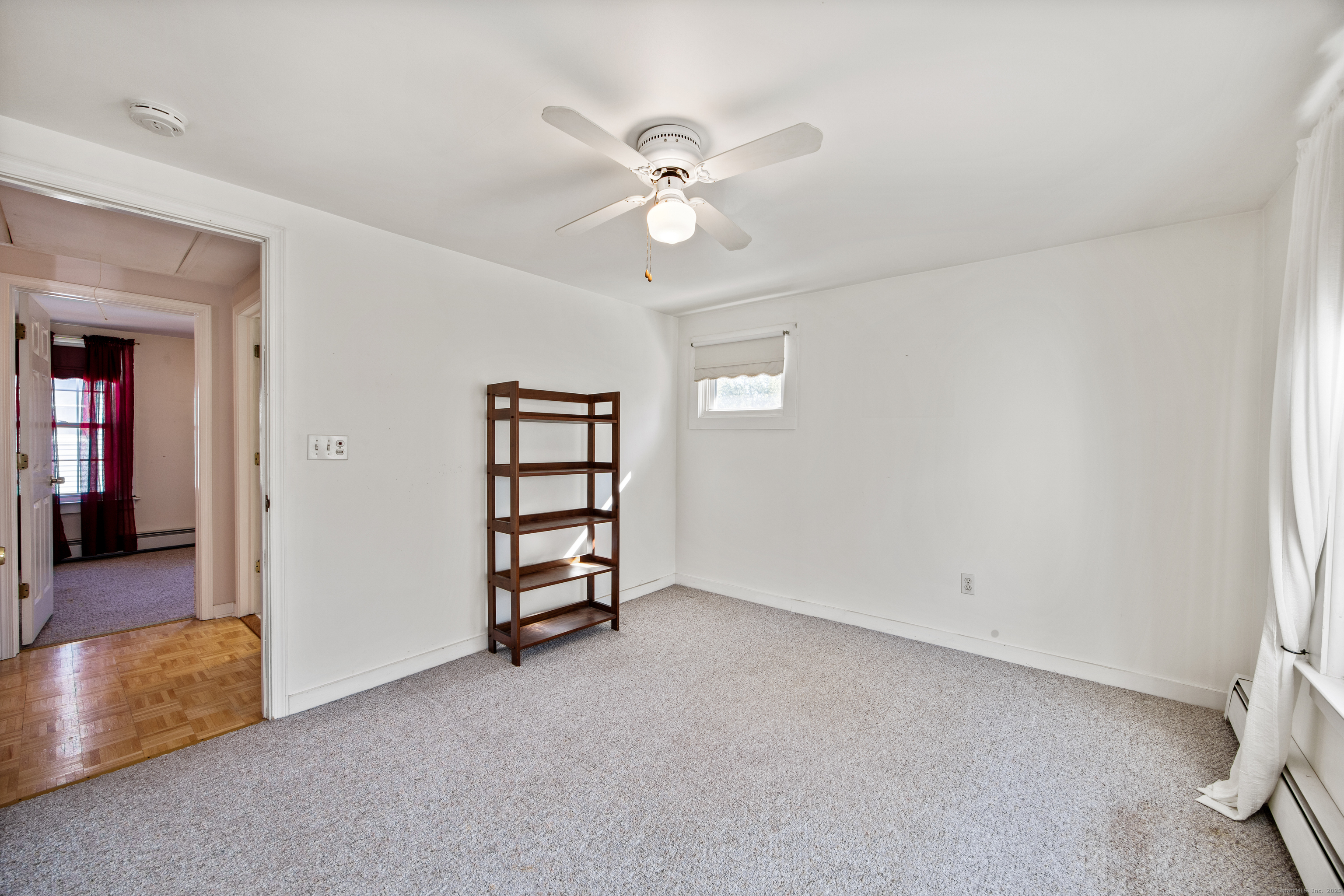 Wallingford, Connecticut 06492, United States, 3 Bedrooms Bedrooms, ,2 BathroomsBathrooms,Residential,Active,222290