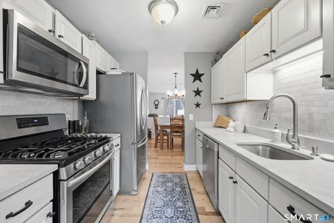 Tiny photo for 2 River Mead #2, Avon, CT 06001 (MLS # 24169853)