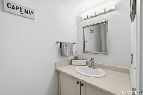Tiny photo for 2 River Mead #2, Avon, CT 06001 (MLS # 24169853)