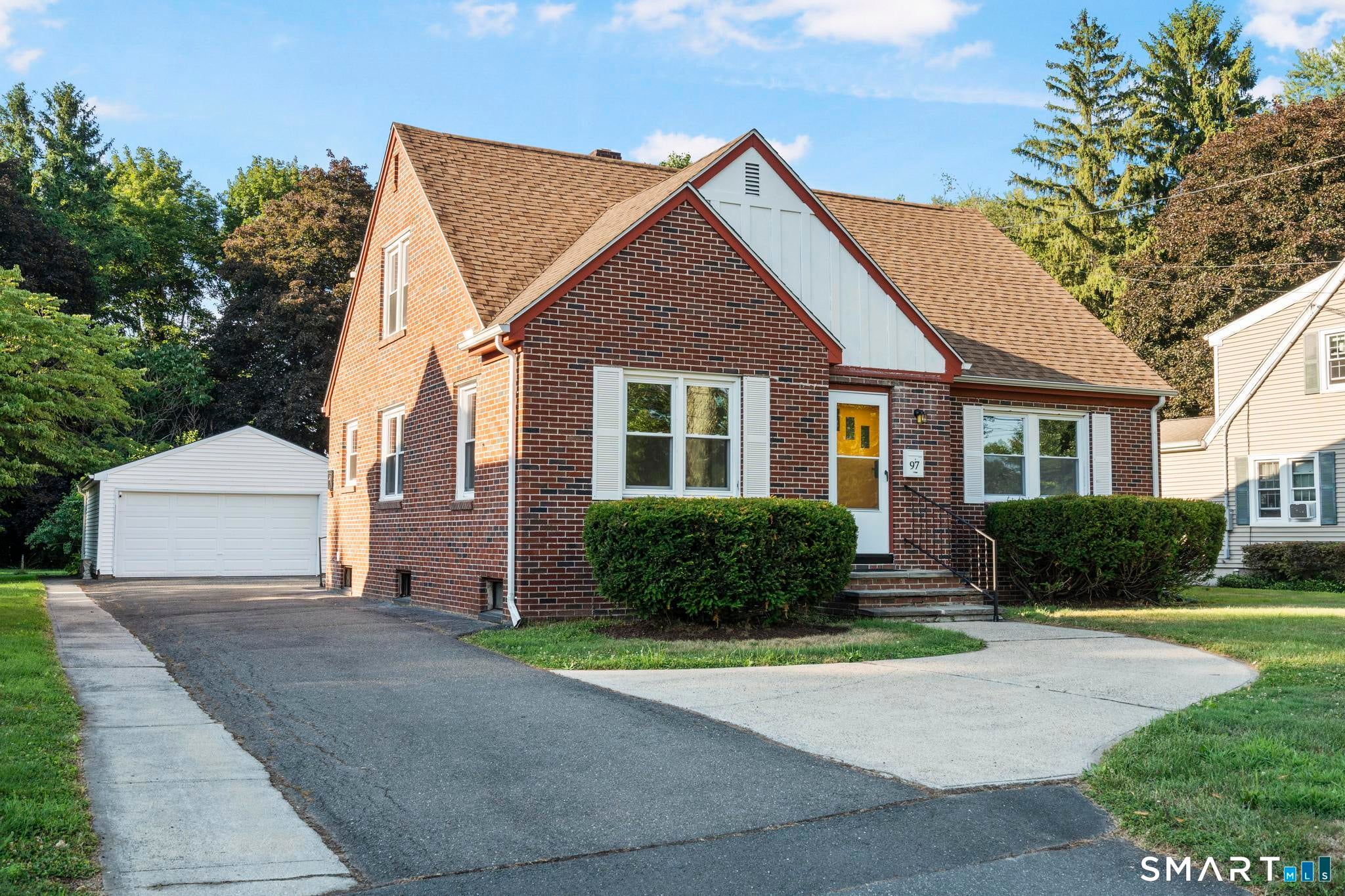 97 Alden Avenue