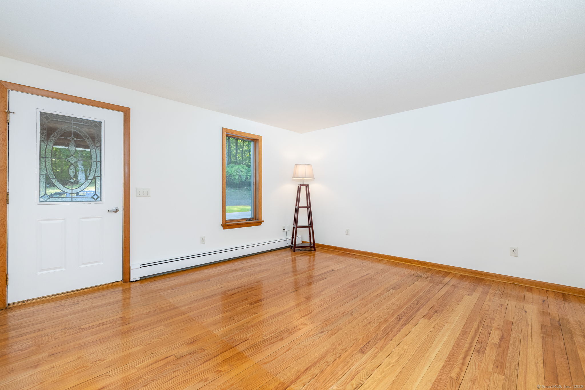 East Haddam, Connecticut 06415, United States, 3 Bedrooms Bedrooms, ,3 BathroomsBathrooms,Residential,Active,205511