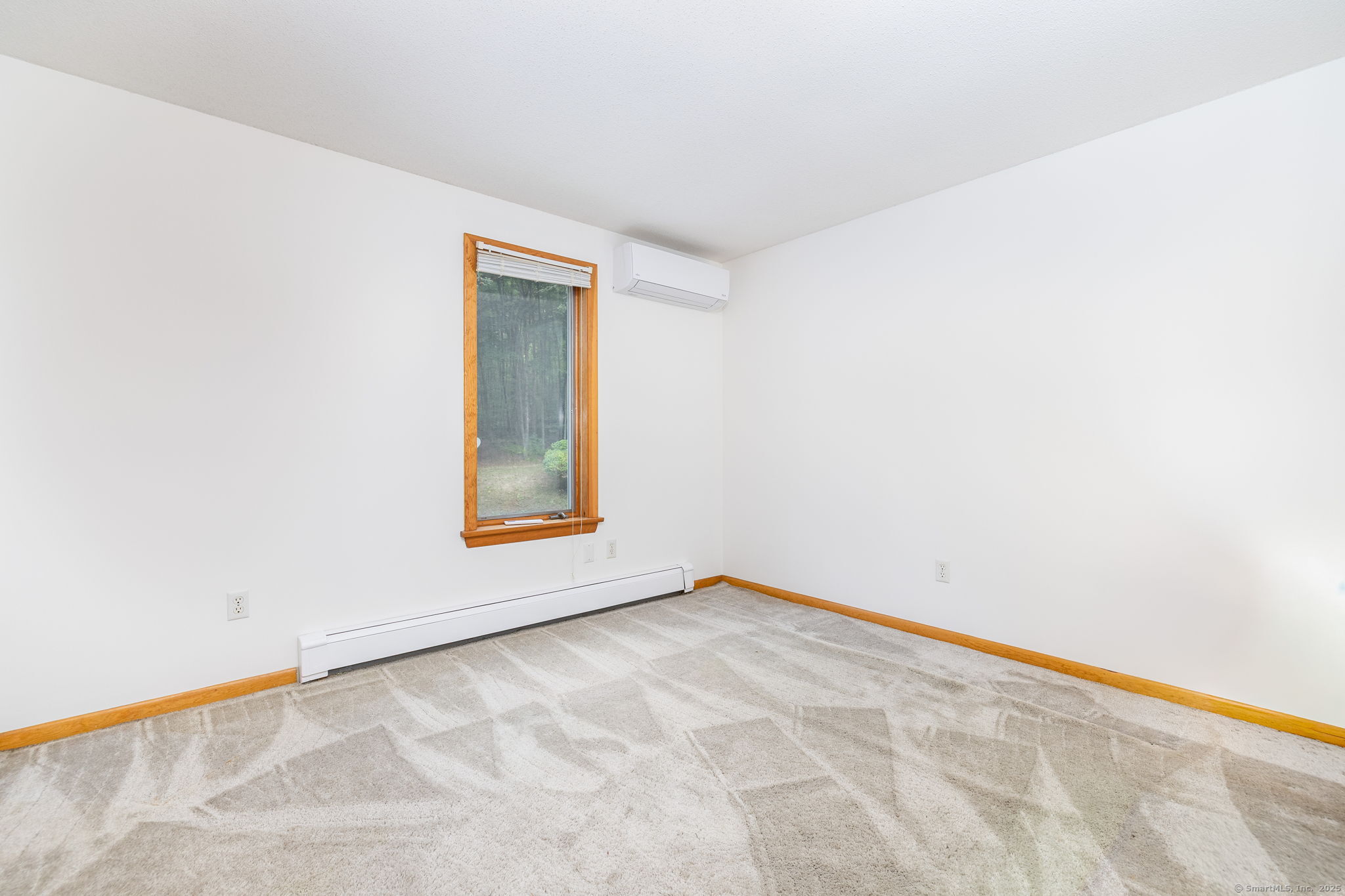 East Haddam, Connecticut 06415, United States, 3 Bedrooms Bedrooms, ,3 BathroomsBathrooms,Residential,Active,205511