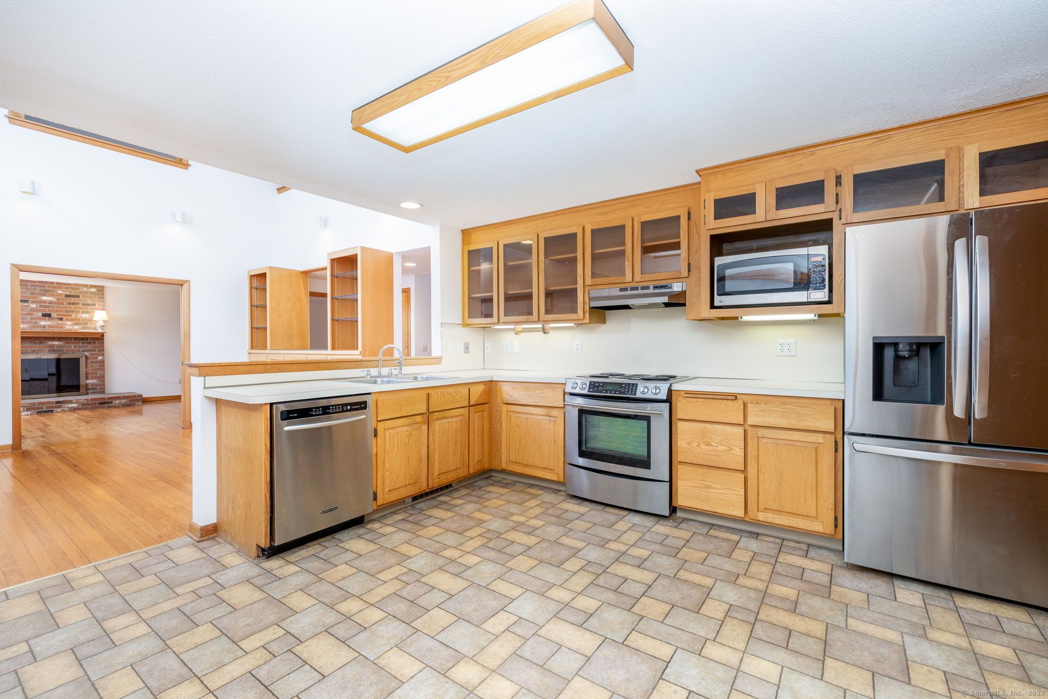 East Haddam, Connecticut 06415, United States, 3 Bedrooms Bedrooms, ,3 BathroomsBathrooms,Residential,Active,205511