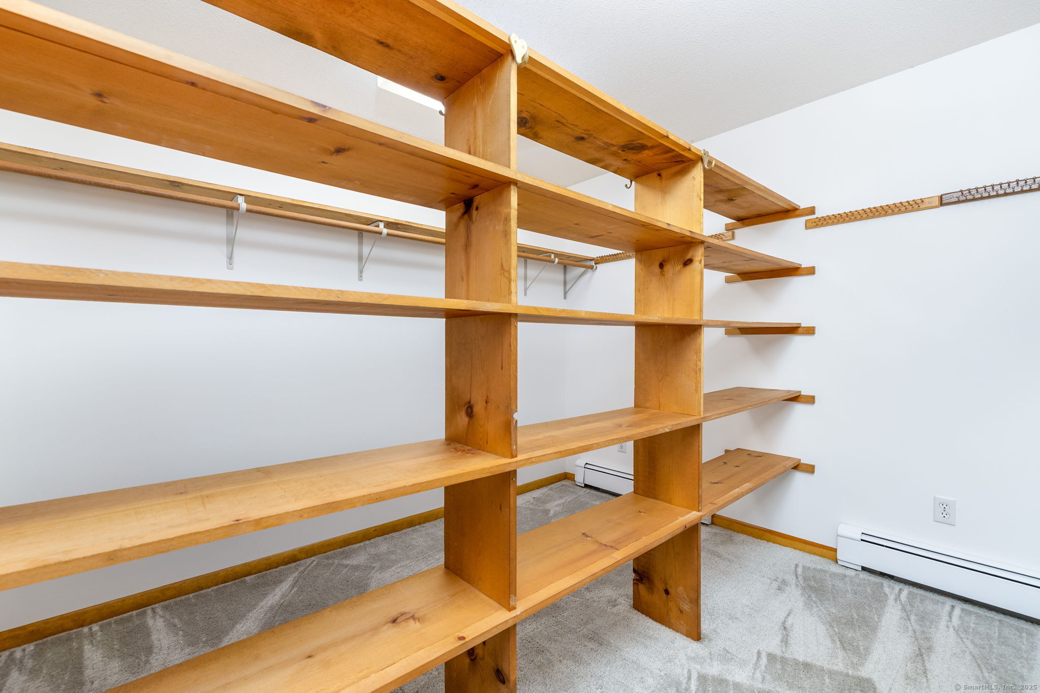 East Haddam, Connecticut 06415, United States, 3 Bedrooms Bedrooms, ,3 BathroomsBathrooms,Residential,Active,205511