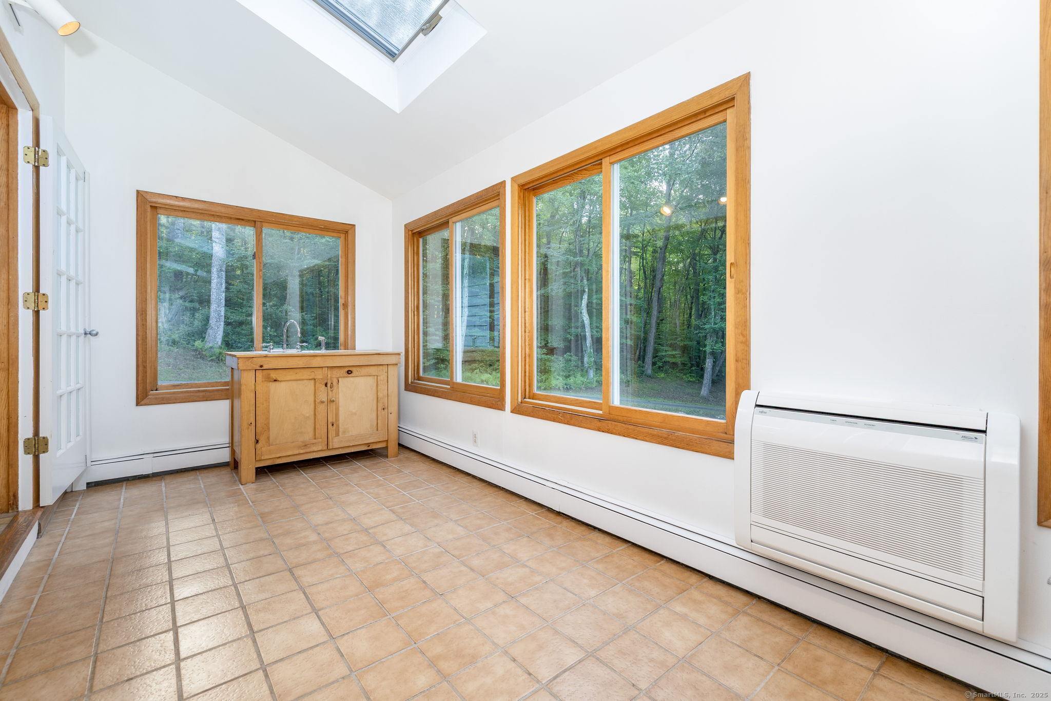 East Haddam, Connecticut 06415, United States, 3 Bedrooms Bedrooms, ,3 BathroomsBathrooms,Residential,Active,205511