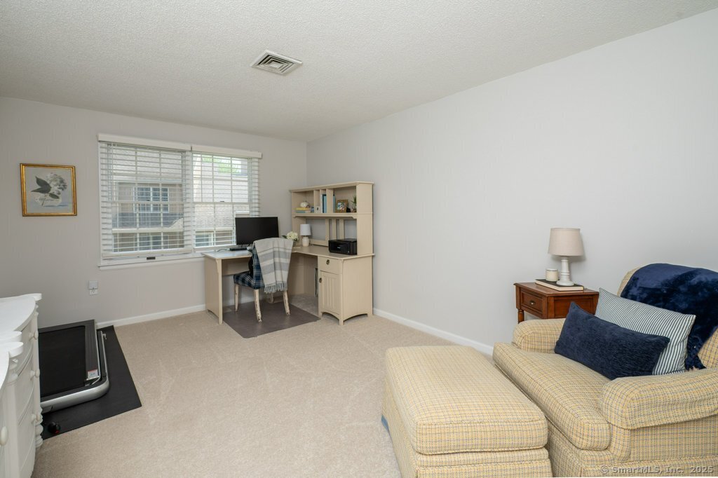 697 S End Road #6, Southington, Connecticut image 21