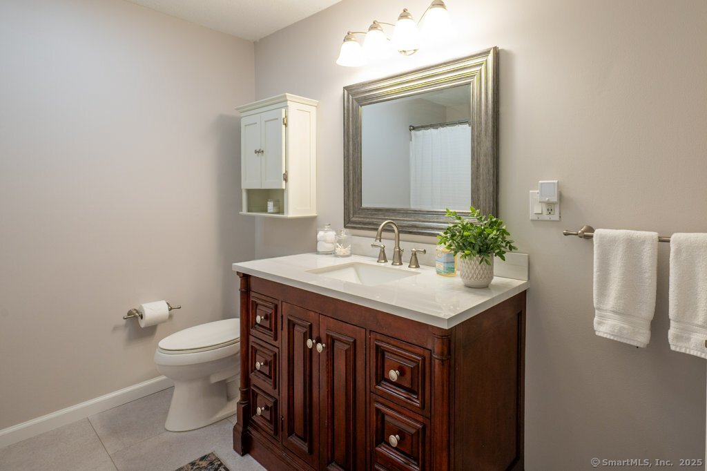 697 S End Road #6, Southington, Connecticut image 19
