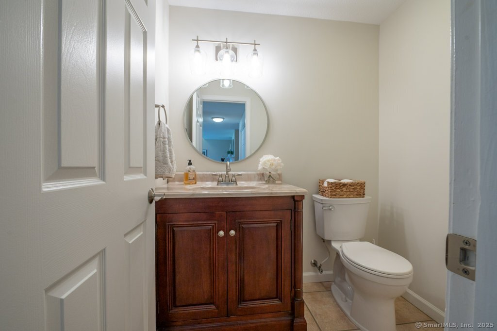 697 S End Road #6, Southington, Connecticut image 14