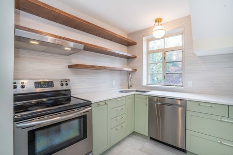 Tiny photo for 30 Outlook Avenue #APT 208, West Hartford, CT 06119 (MLS # 24135982)