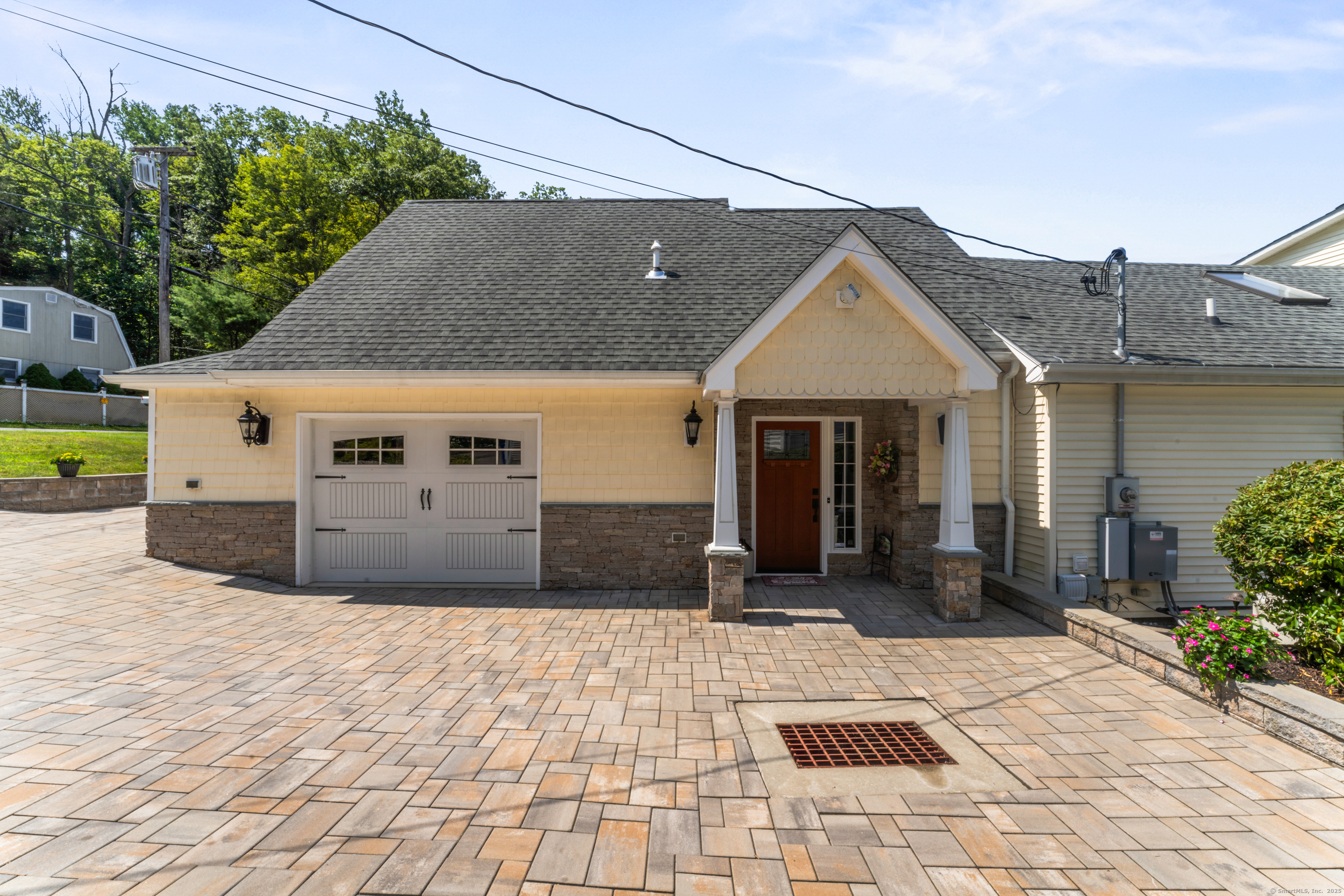 674 East Wakefield Boulevard