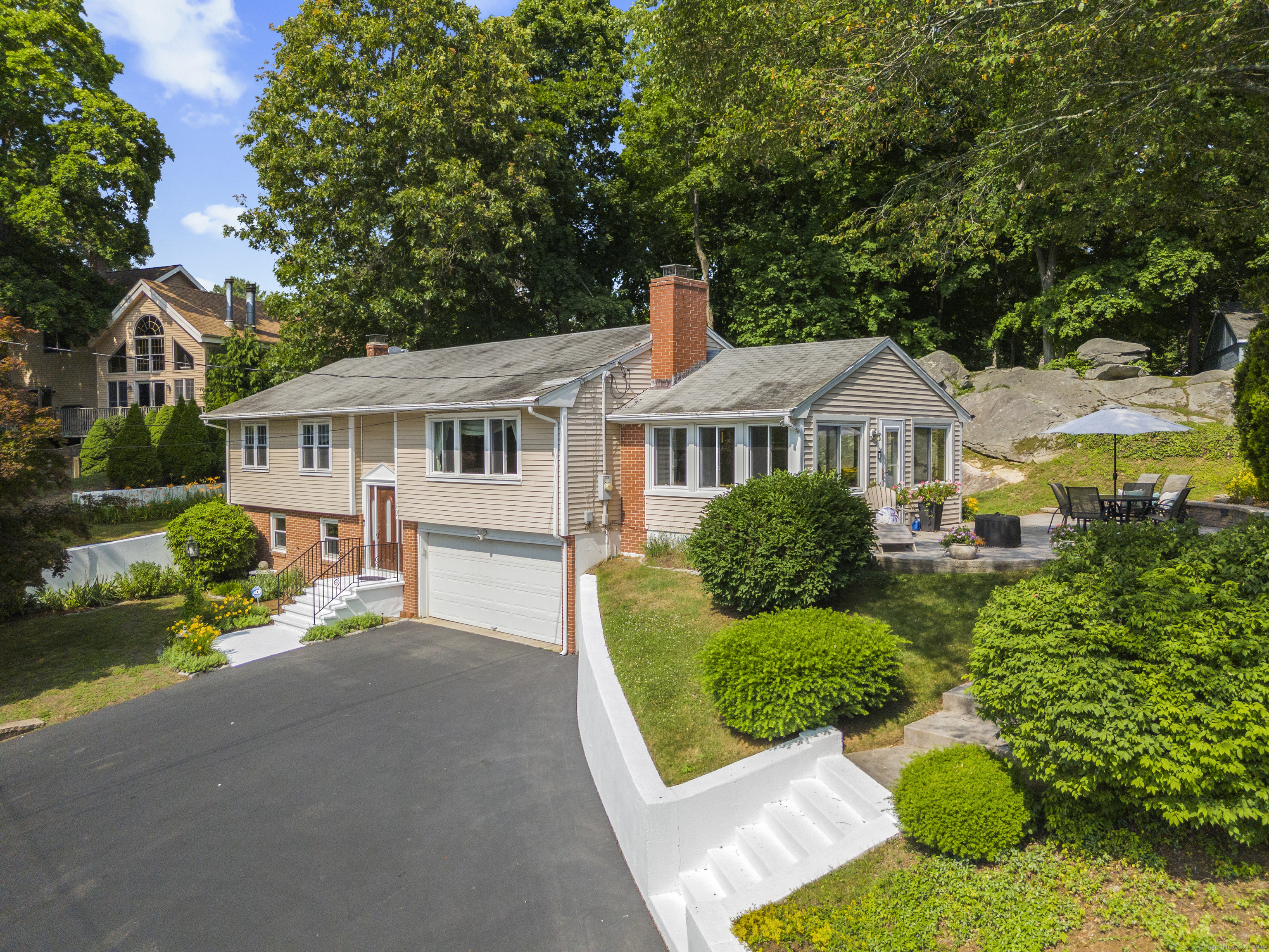 79 Fall Road